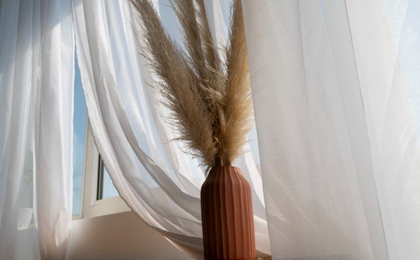 Оформляем шторы в спальне: 5 стильных сочетаний — как выбрать удачную комбинацию