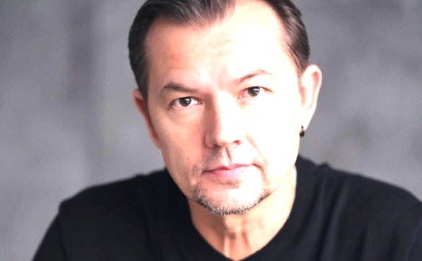 Переезд, развод и новое счастье Алексея Фатеева: как сложилась судьба известного актёра