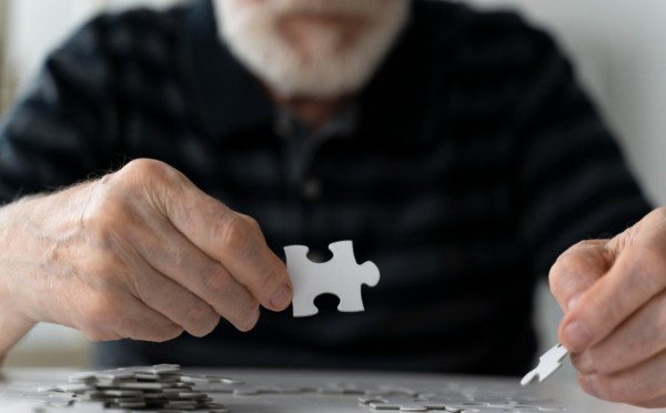 Деменция уже на пороге: первые сигналы мозга — 4 ранних признака, о которых важно знать