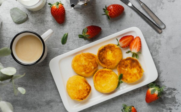 Муки минимум, наслаждения максимум: прекрасный рецепт сырников — таких вкусных вы 100% еще не пробовали