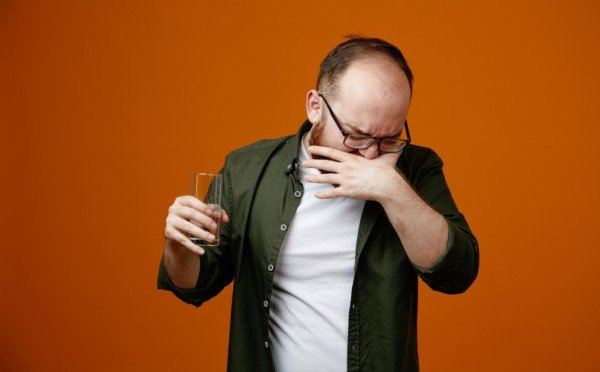 Просыпаемся 1 января: как избавиться от похмелья — что поможет избавиться от послепраздничной болезни