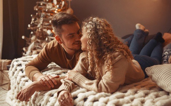 Купидон прибудет вместе с Дедом Морозом — под елочкой 1 знак Зодиака будут ждать любовь, нежность и трепет