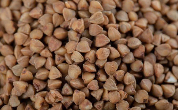 Засыпал гречки и пошел — вот, для чего на самом деле гречку насыпают в обувь, целых 3 варианта использования