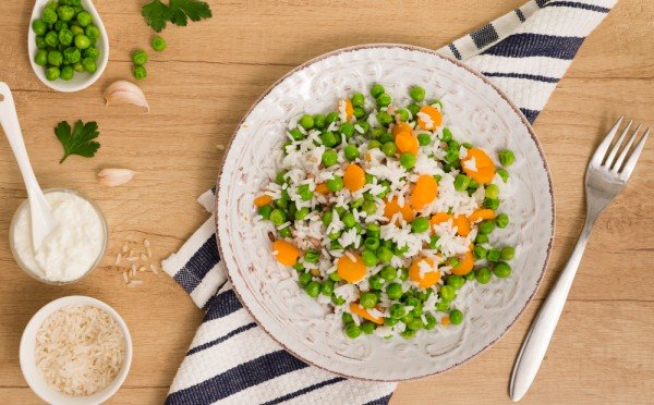 Как сварить рассыпчатый рис: из советской «Книги о вкусной и здоровой пище» 1952 года — мы с вами нарушаем все что можно