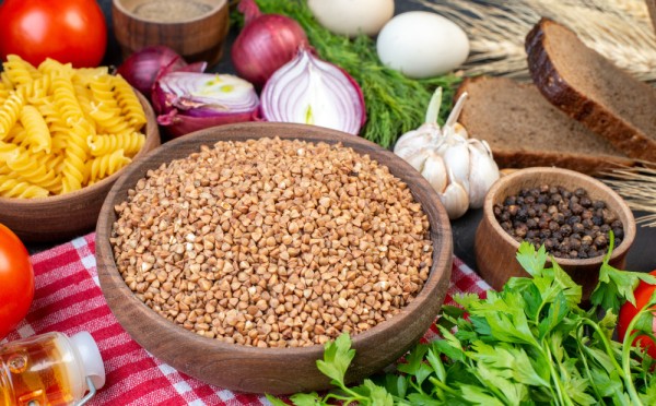 Тайна идеальной гречки: забудьте про пропорции — просто перед варкой сделайте это