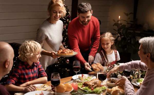 Прекрасное близко: чудесный день 15 декабря выдастся 1 знаку Зодиака — тепло и радость от семьи обещает им Вселенная