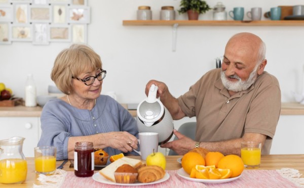 Безопасный рацион — вот, что лучше всего есть на завтрак, если вы старше 60
