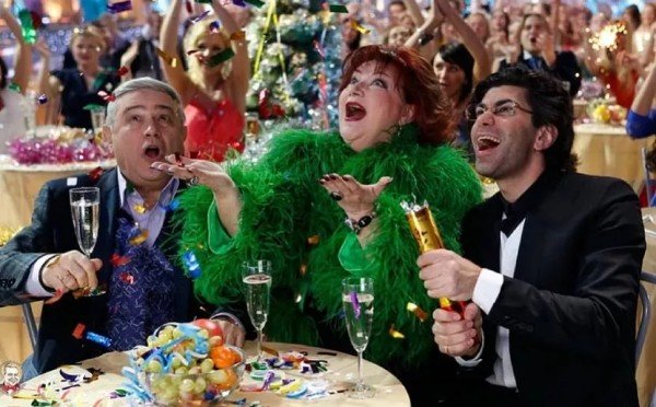 Главный праздник страны — перед Новым годом мы все равны, или что советские знаменитости ели в новогоднюю ночь