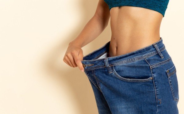 Вечно молодой, вечно недовольный: женщина сбросила 45 кило и все еще считает себя толстой — парадоксально, но она собралась снова набирать вес