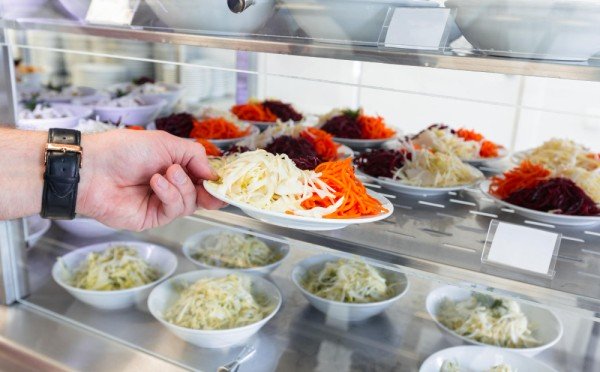 5 блюд заводских столовых СССР: не борщ и не котлеты — те самые блюда, которые делались «по остаточному принципу», потому остались в памяти навсегда