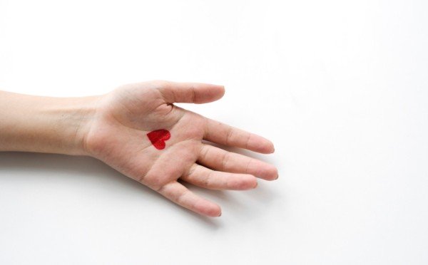 Дайте крови — почему иголку втыкают именно в безымянный палец, шокирующая правда