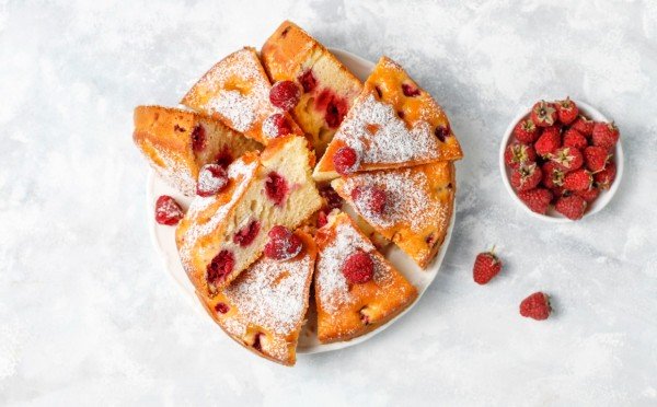 Ягодный пирог на сметане: простой рецепт — любимый десерт к чаю на круглый год