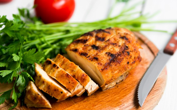 Секрет самой сочной курицы — как готовить мясо, которое никогда не будет сухим: проверенный домашний рецепт