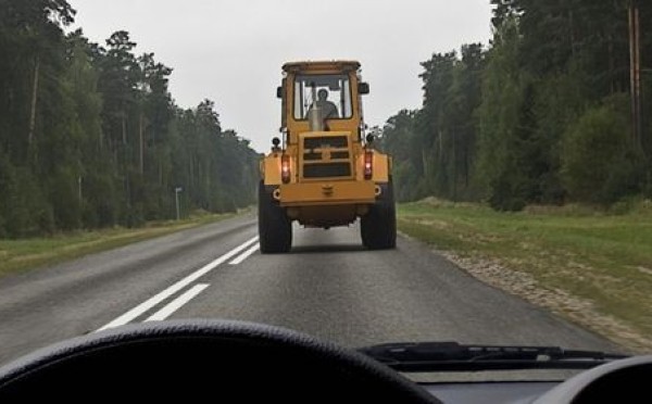 Обгон или штраф: эта дорожная разметка сбивает с толку — 84% на экзамене по ПДД начинают сомневаться