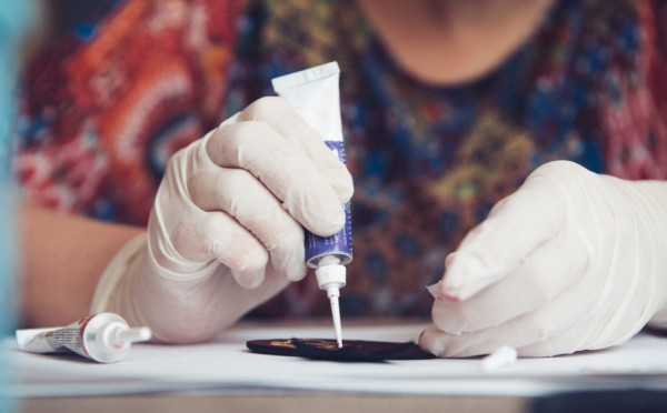 Ренессанс для супер-клея — если у вас он тоже превратился в воду, ловите лайфхак, все встанет намертво