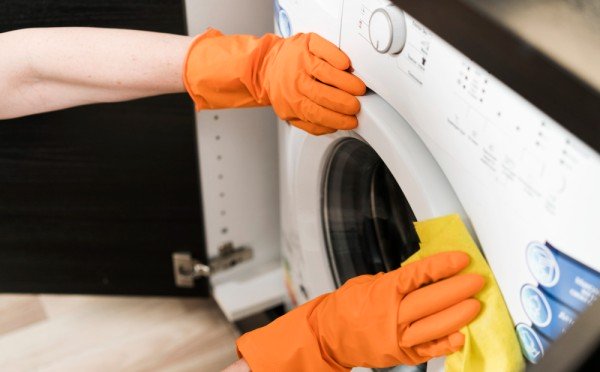 Чищу стиралку гениальным средством из аптечки — чище моя одежда ещё не бывала: простой лайфхак для любой домохозяйки