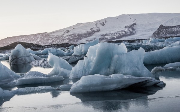 Ледяной плен — удивительный труд северных спасателей, которые вызволяют вмерзшие машины
