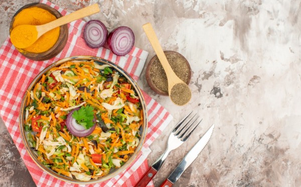 Гениальный салат «Хе» из трёх продуктов — простая азиатская закуска на любой случай: рецепт нежного мясного салата