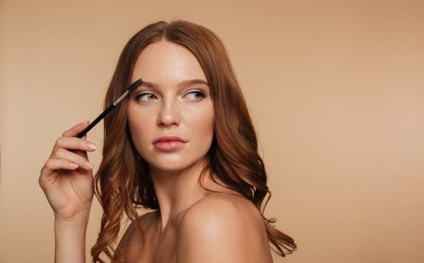 Секрет дорогого макияжа: роскошь не в количестве косметики — выбираем идеальный «боевой раскрас»