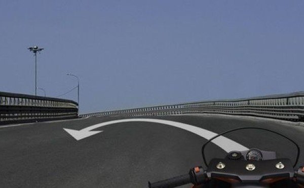 Разворот на мосту — к добру или к худу: вопрос застал врасплох 46% отвечавших на экзамене по ПДД