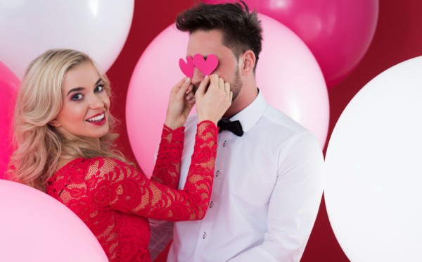 Любовь уже витает в воздухе: 2 знака Зодиака встретят свою любовь — кого ждёт головокружительный роман после 17 января