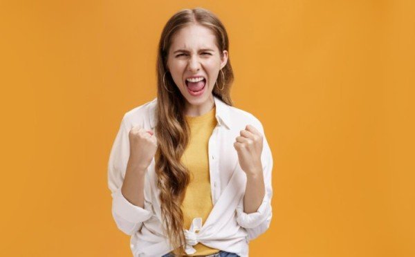 Звезды обещают мощный карьерный взлёт — к 2 знакам Зодиака 10 января придёт большой успех