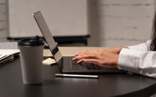 Звезда карьеры путеводна — особо удачный гороскоп для 2 знаков Зодиака на 1 рабочий день 2026, 12 января