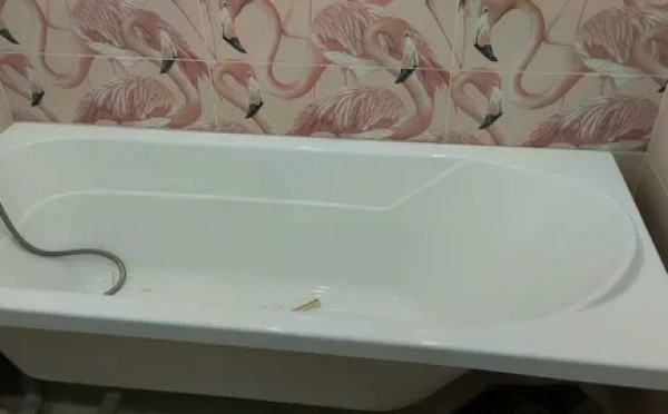 «Прощай, желтизна: как вернуть акриловой ванне магазинный блеск без дорогой химии и опасных абразивов