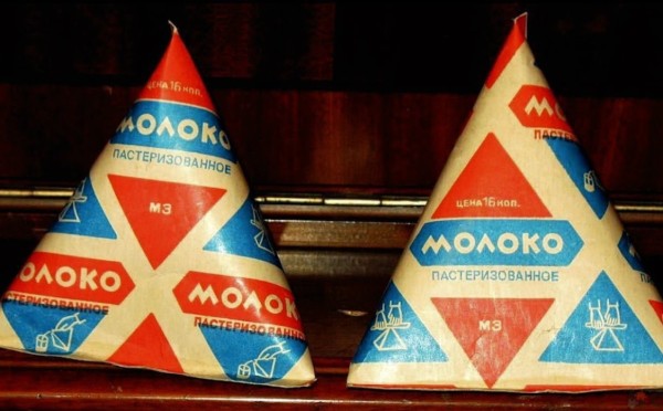 Пакет с пакетами и хлам на даче: 5 привычек из СССР, которые превратились в культурное наследие