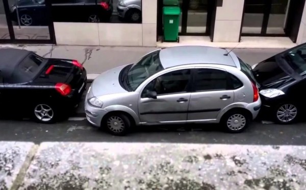 Странная культура вождения: для чего французы паркуются «бампер к бамперу» и игнорируют ручник — причины вас удивят