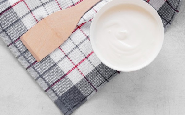 Для оладушек и блинчиков: как сделать сметану гуще — домашний лайфхак