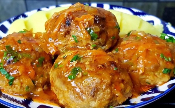 Оставьте хлеб в покое: 3 помощника для идеальных котлет — сделают блюдо нежнее и полезнее