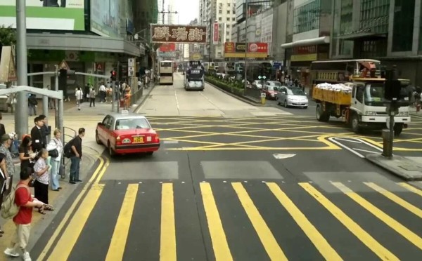 Исторический след на дорогах: почему мы ездим по правой стороне — а англичане и японцы по левой