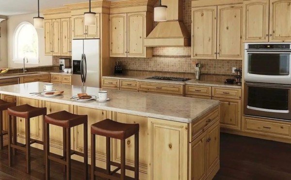 Смотришь, и глаз радуется: 5 актуальных решений для кухни — тренды 2026