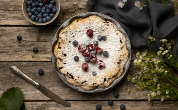 Трёхслойное удовольствие: вкуснейший пирог с творогом на скорую руку — просто тает во рту