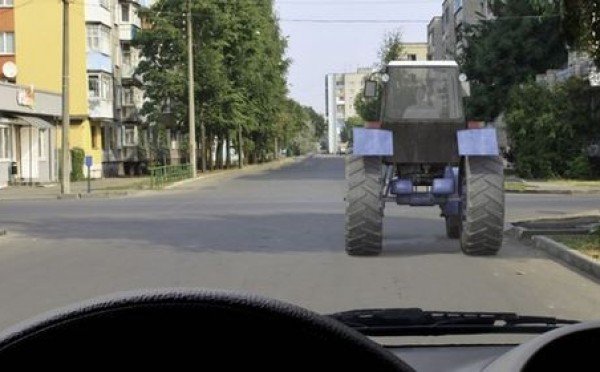 Обгон перед перекрёстком: риск или законный манёвр? На экзамене по ПДД 49% допустили ошибку