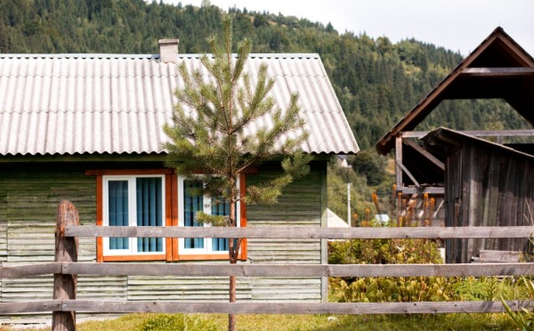 Капитальная постройка — капитальный налог: что изменилось для владельцев участков в 2026 году