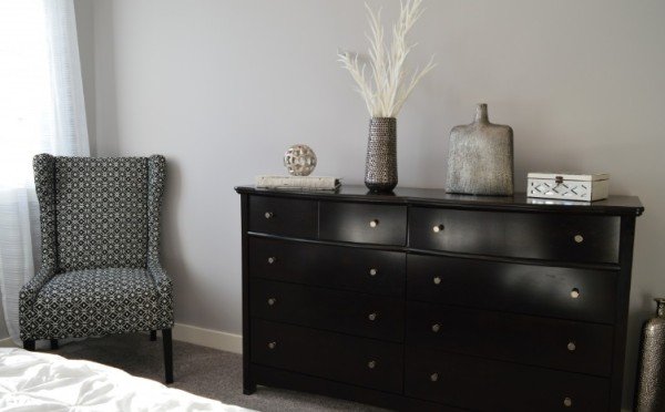 Без лишних шкафов: скрытые места для хранения вещей в доме — о них вы забываете