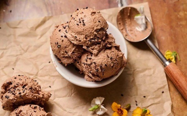 В 100 раз вкуснее покупного: делаем домашнее мороженое из 4 ингредиентов — хит среди рецептов