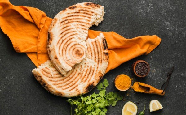 По вкусу вкусно, и по сути тоже — рецепт простейших, вкуснейших лепешек, который займет у вас 15 мин