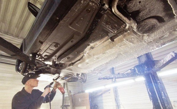 Перестраховаться или сэкономить: нужна ли антикоррозийная обработка кузова на новом автомобиле