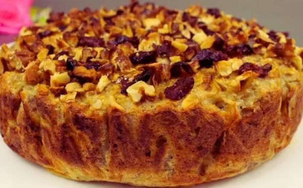 Минус мука и сахар: готовлю нежный яблочно-банановый пирог, который можно есть даже на ночь