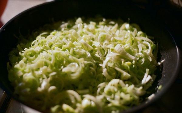 Салат на праздник Пасхи и не только — вкуснейший вариант с пекинской капустой, готовится быстро и из доступных ингредиентов