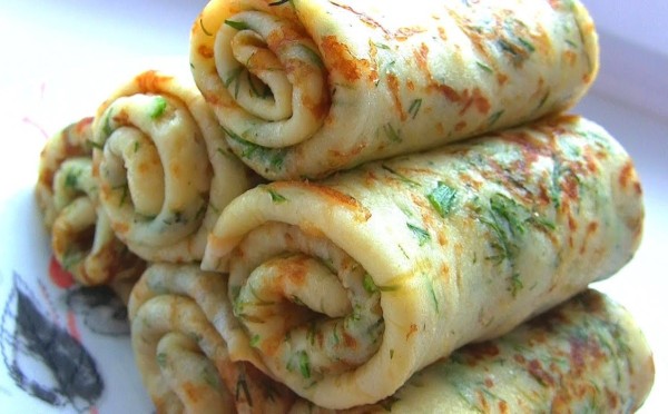 Сытный завтрак для всей семьи: делаем сырные блинчики — фирменный рецепт от шефа Ивлева