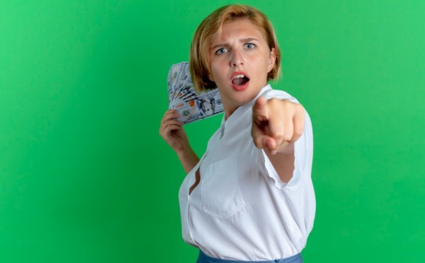 Гороскоп на пятницу, 13 марта 2026 года для всех знаков Зодиака: Близнецам грозит ошибка в документах, а Раков ждёт денежный прорыв