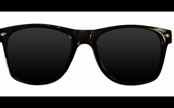 Сгладит недостатки и вытянет формы: какую оправу выбрать для круглого лица