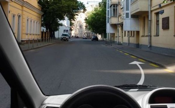 Жёлтый пунктир — запрет по умолчанию: можно или нельзя здесь оставлять машину, на экзамене по ПДД не смогли сказать 63%