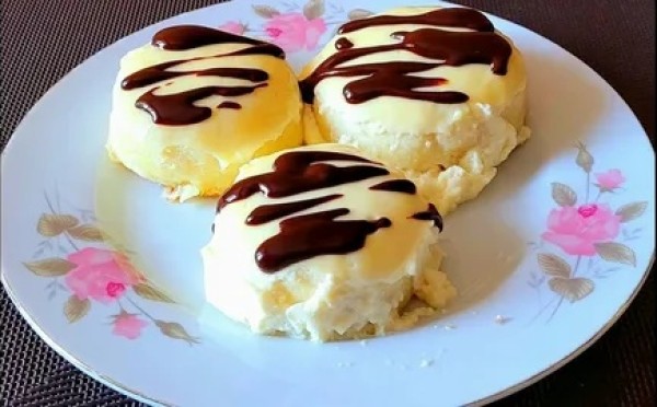 Забудьте про скучную яичницу: готовлю нежные творожники со «взбитым облаком» по совету диетолога