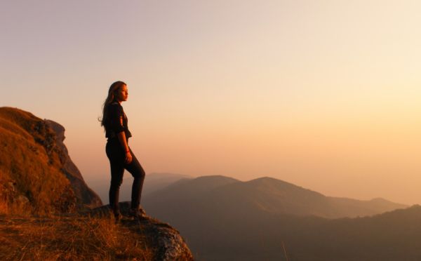 Гороскоп на среду, 25 марта 2026 года для всех знаков Зодиака: Тельцов ждёт финансовый успех, а Львам пора сменить обстановку