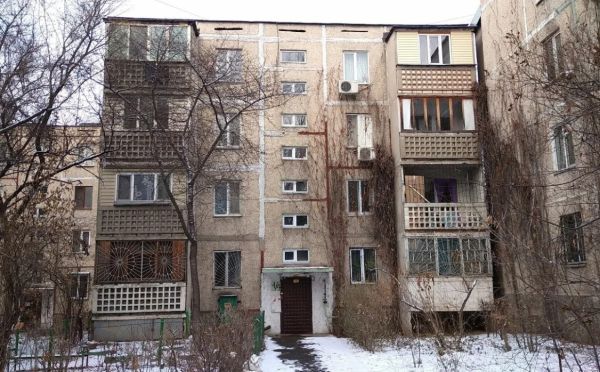 Риелторы об этом молчат: как проверить состояние дома 60-х годов перед покупкой